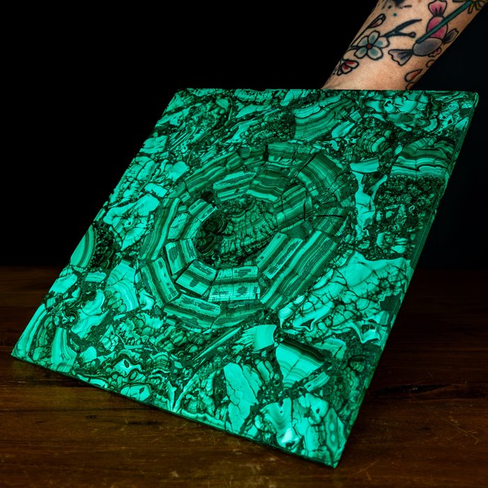 Exclusive Tray Made of Beautiful Malachite Polished Disk- 1324.68 g