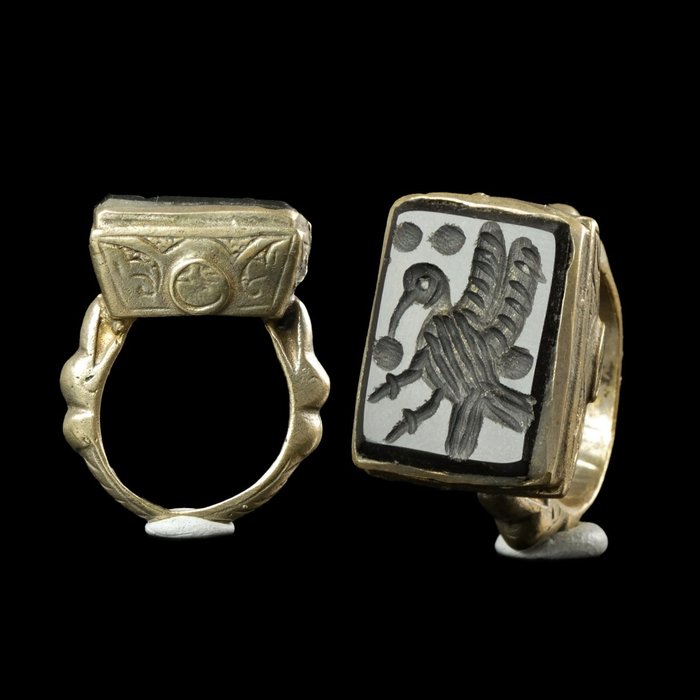 Ottomaanse Rijk Ring met stenen diepdruk met mythische vogel  (Zonder Minimumprijs)