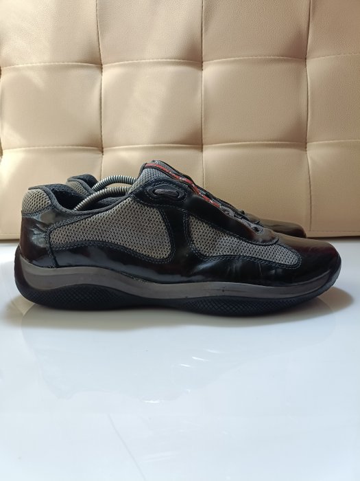Prada - Flache Schuhe - Größe: Shoes / EU 41