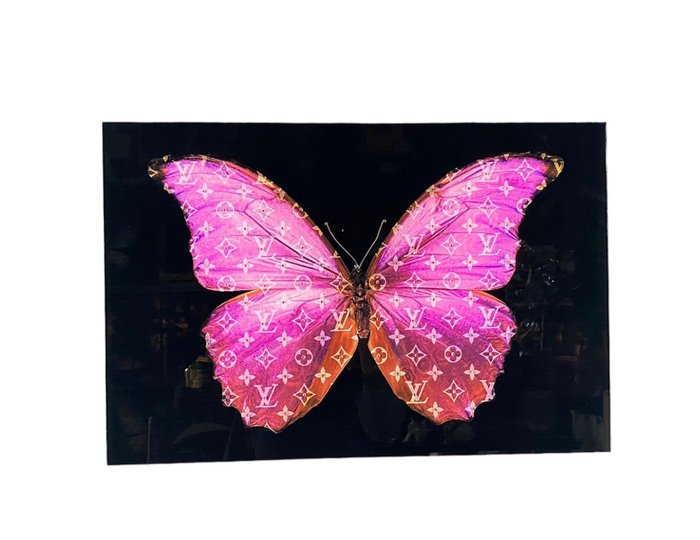 Mike Blackarts - Pink butterfly with diamonds plexiglass artwork