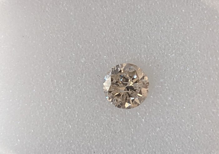 鑽石 - 0.31 ct - 圓形 - M(微黃色、但仍擁有光芒和耀彩，) - I1, No Reserve Price
