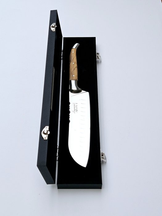 Laguiole - Santoku Knive - incl. Certificate and luxury gift box - Acier Inox (Stainless Steel) - - Køkkenkniv - Stål (rustfrit), Træ (Oliven) - Holland