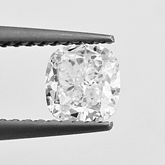 Diamante - 0.70 ct - Almofada - F - VS2