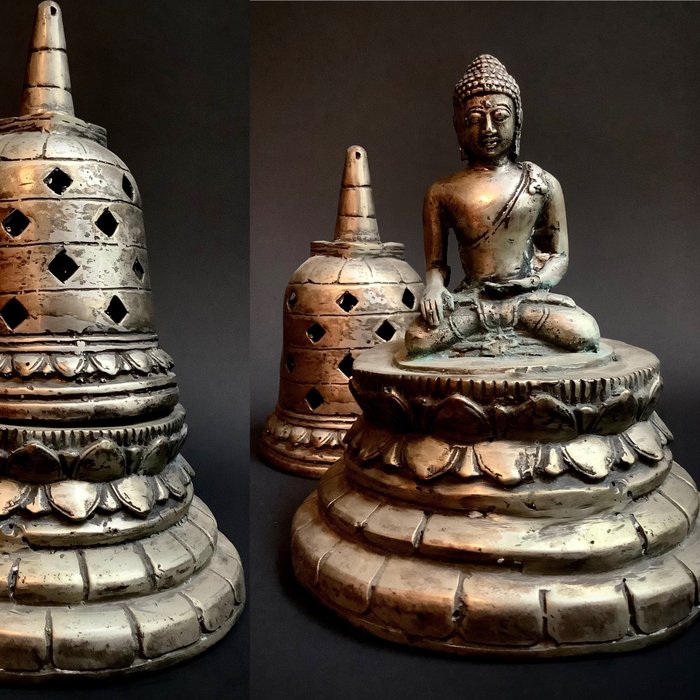Stupa / stupa en bronze - Bouddha - Indonésie