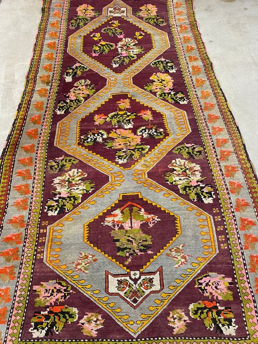 Carpete - 293 cm - 137 cm