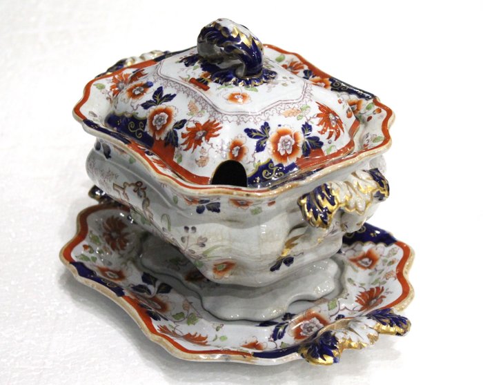 Engelsk terrin kongelig jernstein fra 1800-tallet - Porselen - England - Qing-dynastiet (1644 – 1911)