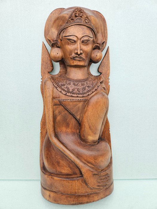 雕塑，坐着的女人 - 巴厘岛 - 印度尼西亚