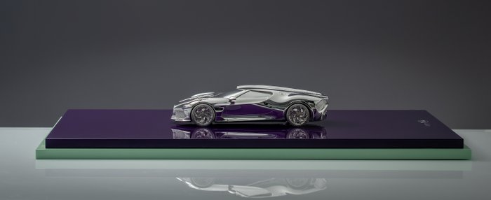 Bugatti & Asprey Studio London 21 cm - 1 - 模型運動車 - BUGATTI La Voiture Noire