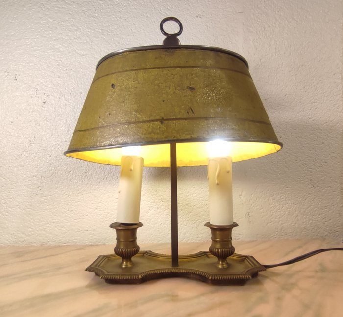 Lampa Bouillotte - Brąz (pozłacany/srebrzony/patynowany/malowany na zimno), emaliowana blacha
