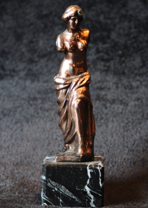 Statue, Venus - 19 cm - Kobber, Marmor