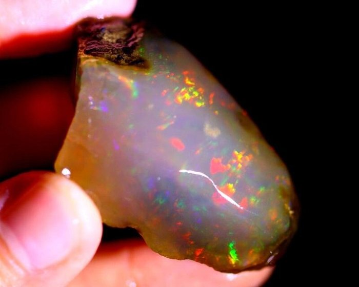 137 克拉埃塞俄比亚水晶蛋白石 粗糙 - 高度: 47 mm - 宽度: 36 mm- 27.4 g