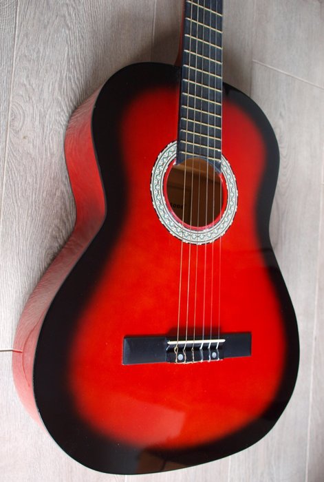 Cherrystone - redburst 4/4 volwassen maat nylonsnarige -  - Klassieke gitaar  (Zonder Minimumprijs)