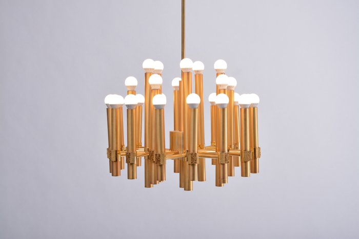 Araña - Aluminio, Lámpara de araña italiana de mediados de siglo dorada
