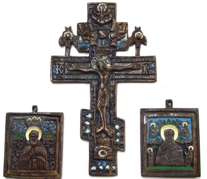 Utazási ikonok - Bronz (patinált), Utazási ikonok - bronz (patinás), orosz ortodox utazási ikonok - emelvénykereszt és 2 kis ikon