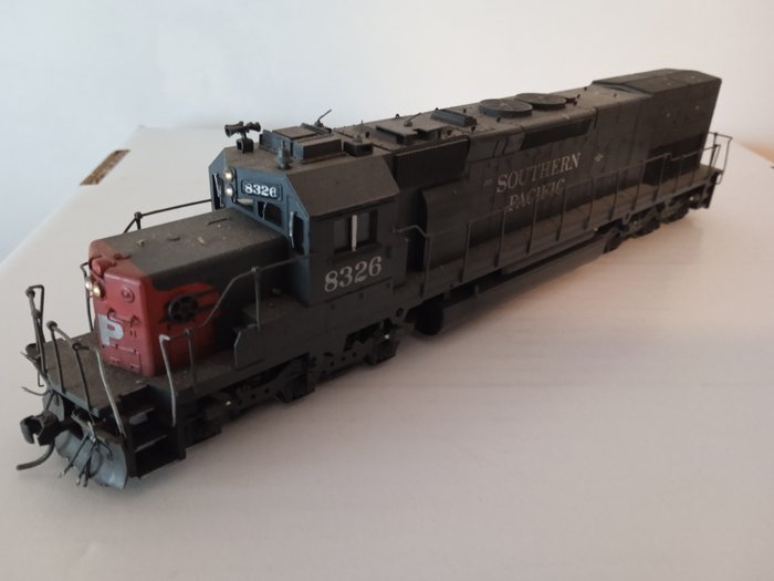 Walthers H0轨 - 模型火车轨道车 (1) - SD40T-2 - Southern Pacific