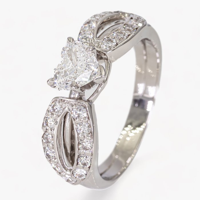 Ring White gold, 1.80 ct Diamonds - 1.10 ct center diamond - IGI certified Diamond  (Natural) 