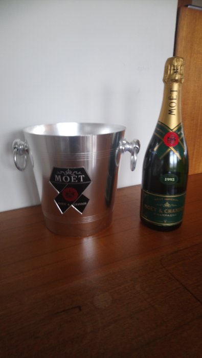 1993 Moët & Chandon, Moët & Chandon, Brut Impériale with Ice Bucket - Champagne Brut - 1 Flasche (0,75Â l)