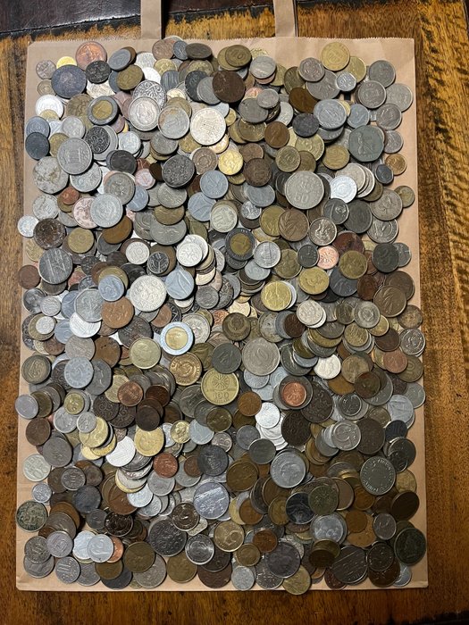 World. Lot of Coins (6 Kilo).  (No Reserve Price)