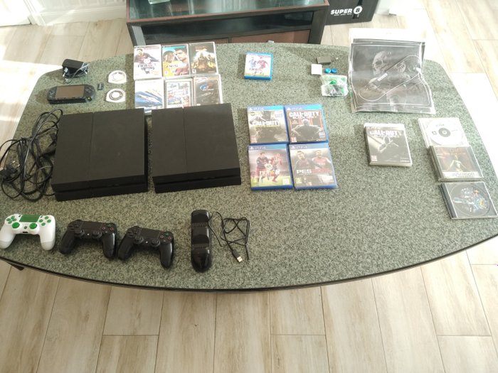 Sony - Lot PlayStation 4 , PSP and others - ps4 - Conjunto de videojogos