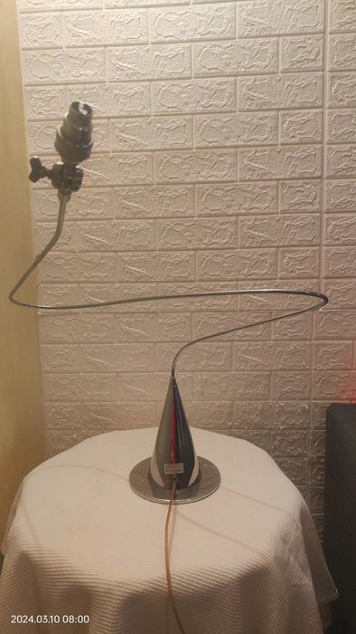 Disegnoluce Andrea Bastianello - Asztali lámpa (1) - Mikrofon - Fém