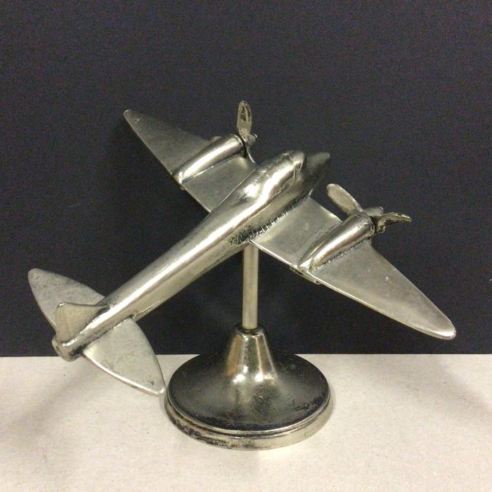 Miniatura de avião - Uma mesa modelo de metal cromado