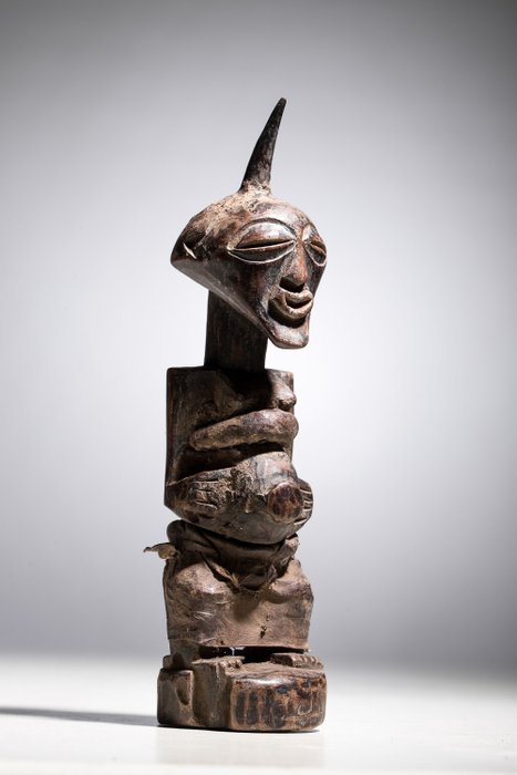 Figura ancestral - Songye - República Democrática do Congo