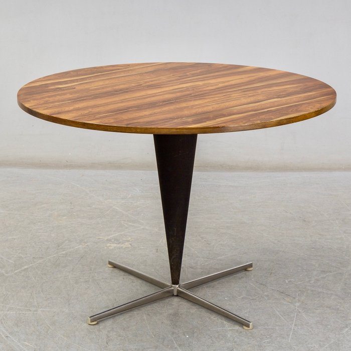 Frem Røjle - Verner Panton - Tisch (1) - Kegeltisch - Holz, Rosenholz