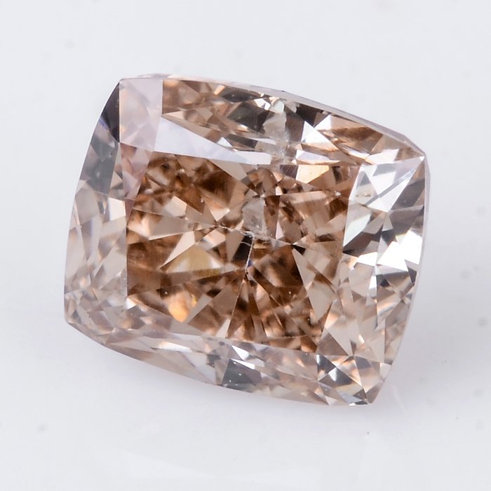 1 pcs Diamante - 0.71 ct - Almofada, Brilhante - fancy yellowish brown - SI2