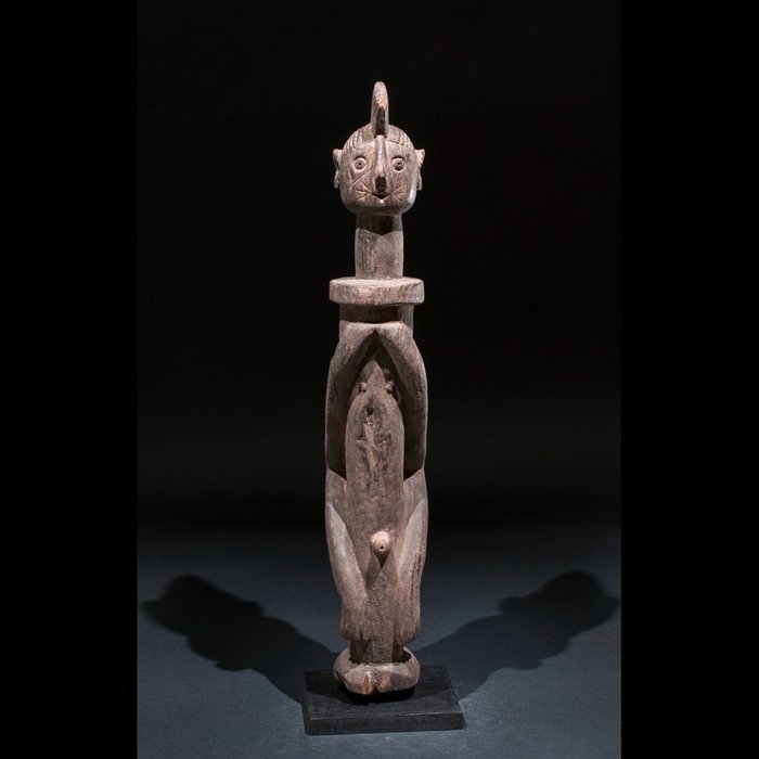 祖先雕像 - 昌巴 - 尼日利亚