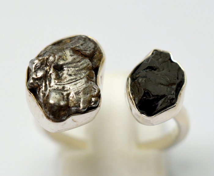 Campo Del Cielo (Argentina) meteorite & Black Shungite - Argint - Inel