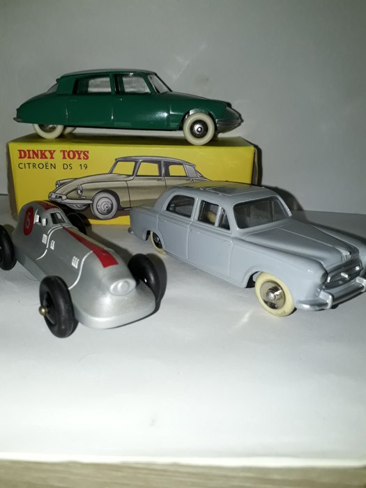 Atlas-Dinky Toys 1:43 - 3 - 模型汽车 - Citroën DS 19, Peugeot 403, Hotchkiss Racing Car