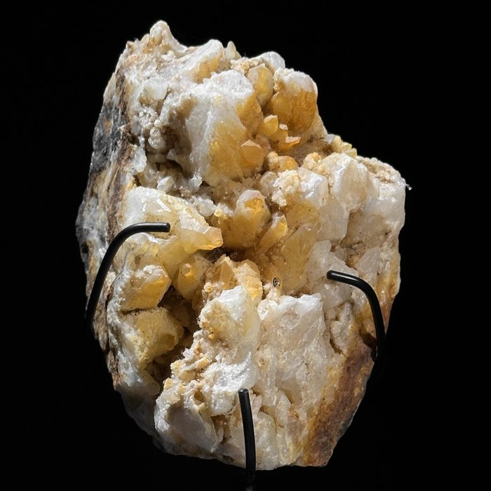 KEIN MINDESTPREIS – Wunderschöner Kristall-Clusterquarz auf einem maßgefertigten Ständer - Höhe: 20 cm - Breite: 10 cm- 2000 g - (1)