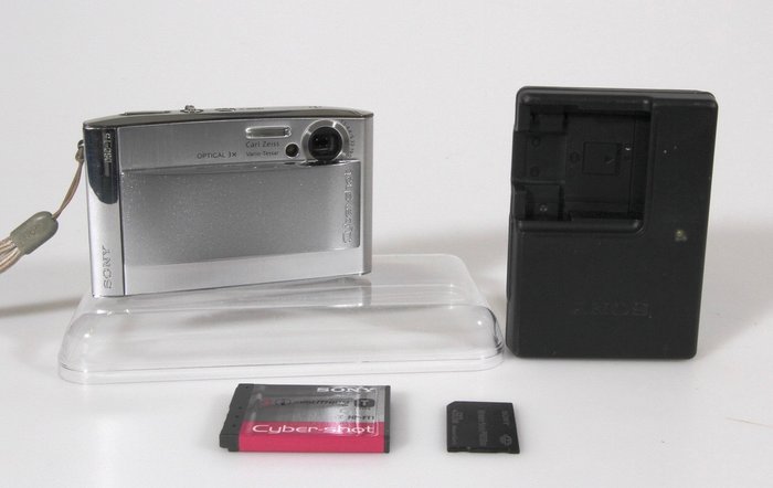 Sony Cyber-shot DSC-T5 Digital compact camera