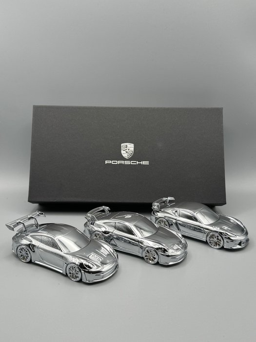 Porsche GTs Chrome-udgave Paperweight - Porsche