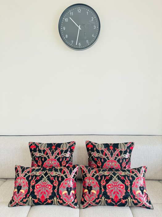  (4) Set of Four 100% Velvet Exclusive Series of Cushions - Cushion - 40 cm - 40 cm