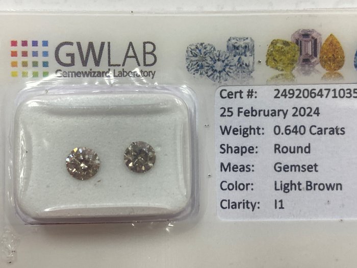 2 pcs 鑽石 - 0.64 ct - 圓形 - Light gray - I1, NO RESERVE PRICE