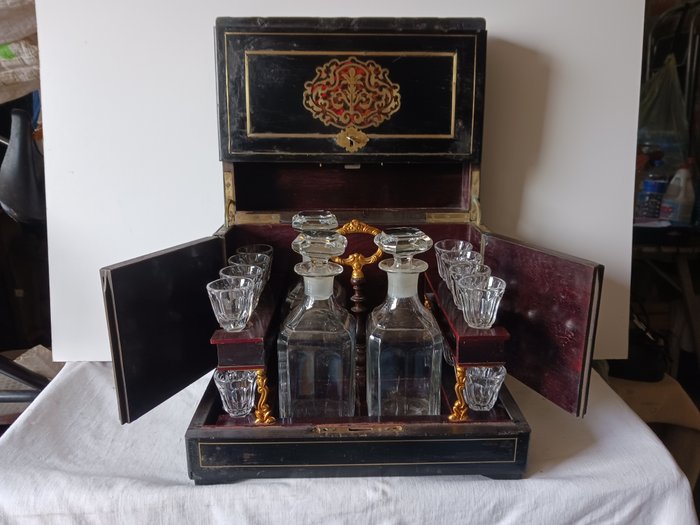 酒櫃 (1) - 水晶, 玻璃, 青銅色, 黃銅, 發黑的木頭