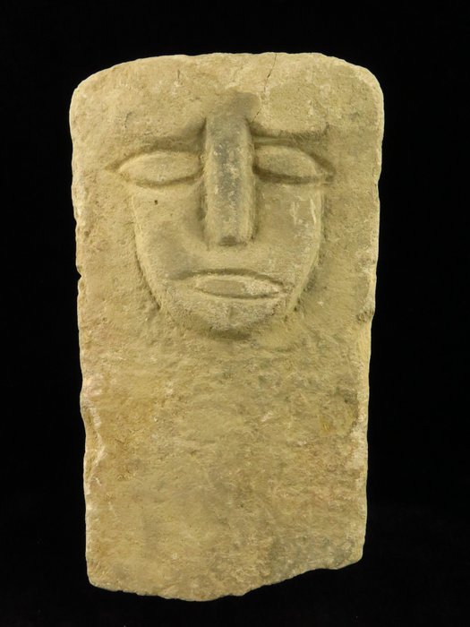 Sydarabiska Kalksten Antropomorfisk Stele - 22 cm  (Utan reservationspris)