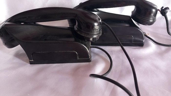 Telefon analogowy - Dwa domofony bakelitowe