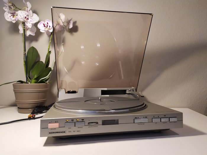 Nordmende - RP 980 - linear tangential - fully automatic direct drive Turntable