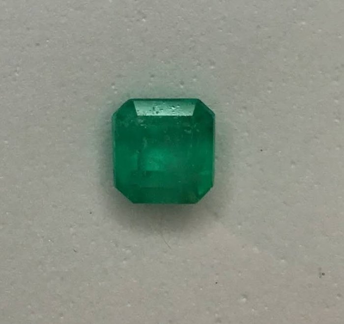 1 pcs Zöld Smaragd - 1.76 ct