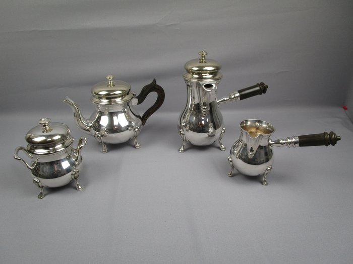 Kahvi- ja teeastiasto - Pioneer / Englanti - hopeoitu kahvitarjoilu / 4 osaa - uudenveroinen kunto