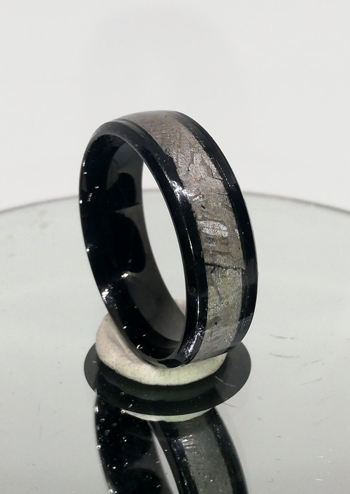 鎢環，阿勒泰隕石。直徑22.3毫米（不含底價） 鐵隕石 - 5.5 g