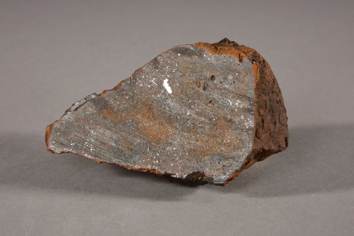 Blaubeuren (meteorit). Dette er et afsnit, der vejer 236,8 g (oprindeligt materiale fra Blaubeuren-stenmeteoritten). - 236.8 g
