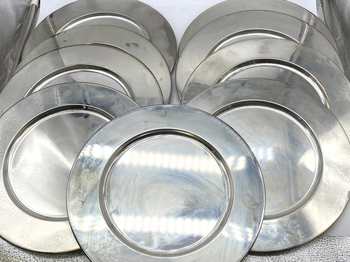 set da 9 sottopiatti in silver plated (peso 3,2 kg) - 充電板 (9) - 鍍銀