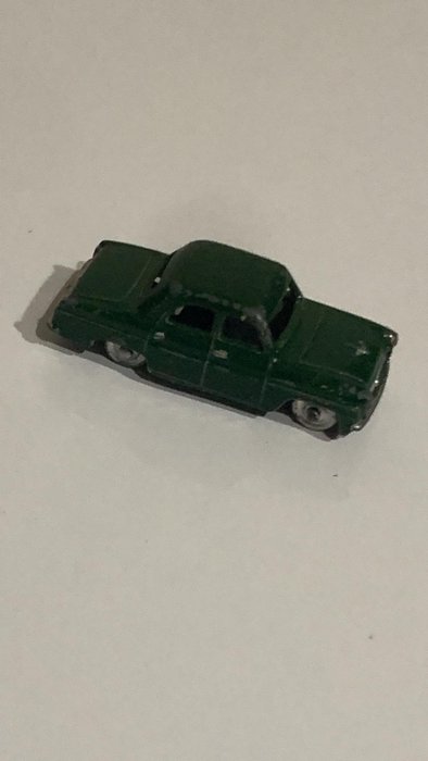 Dinky Toys 1:76 - 1 - Voiture miniature - Ford Prefect - Roues en métal rares