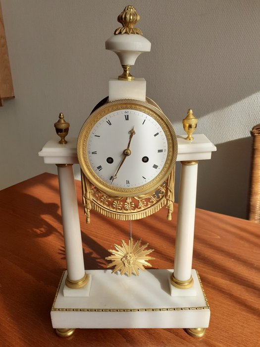 Ρολόι Mantel - Louis XVI - Ormolu, Μάρμαρο - 1795-1800