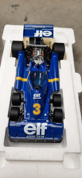 Exoto 1:18 - Machetă mașină - Tyrrell Ford P34  '6-wheeler' - GP Classics - Câștigător Marele Premiu al Suediei în 1976 - Jody Scheckter #3