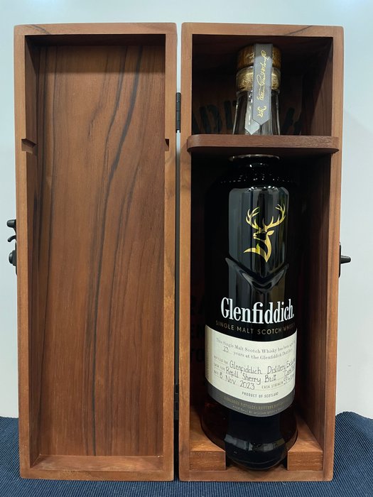 Glenfiddich 23 years old - Distillery Exclusive - Refill Sherry Butt Cask 11367 - Original bottling  - b. 2023  - 700 ml