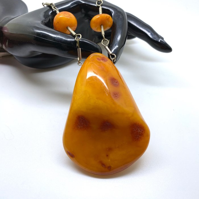 Ancien pendentif et collier en ambre naturel de la Baltique - Ambre - succinite